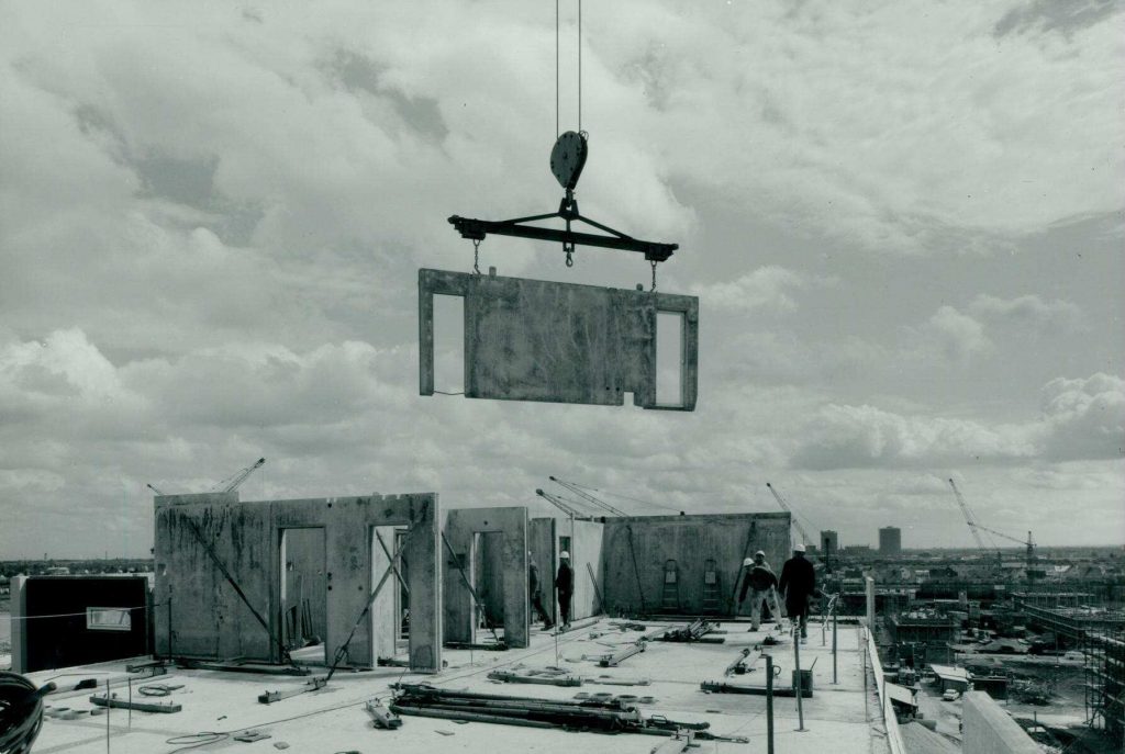 [Abb. 140] „Fertigteilwerk Coignet, 1964“ von Kellner, Erwin (1964) | Quelle: Deutsche Digitale Bibliothek | Lizenz: CC BY-NC-SA 4.0